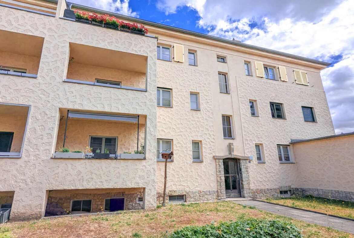 Haus 10 mit Balkonen