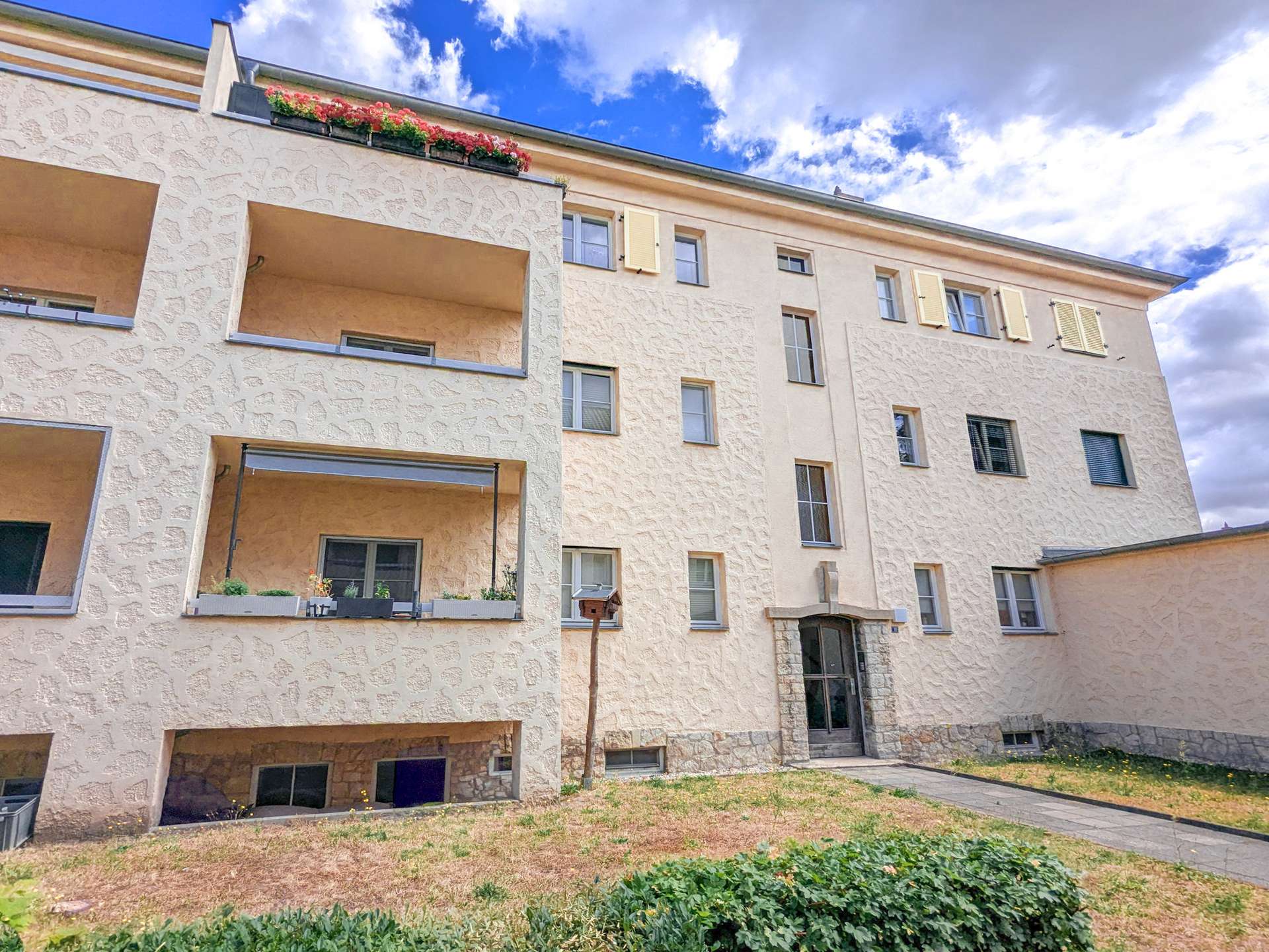 Haus 10 mit Balkonen