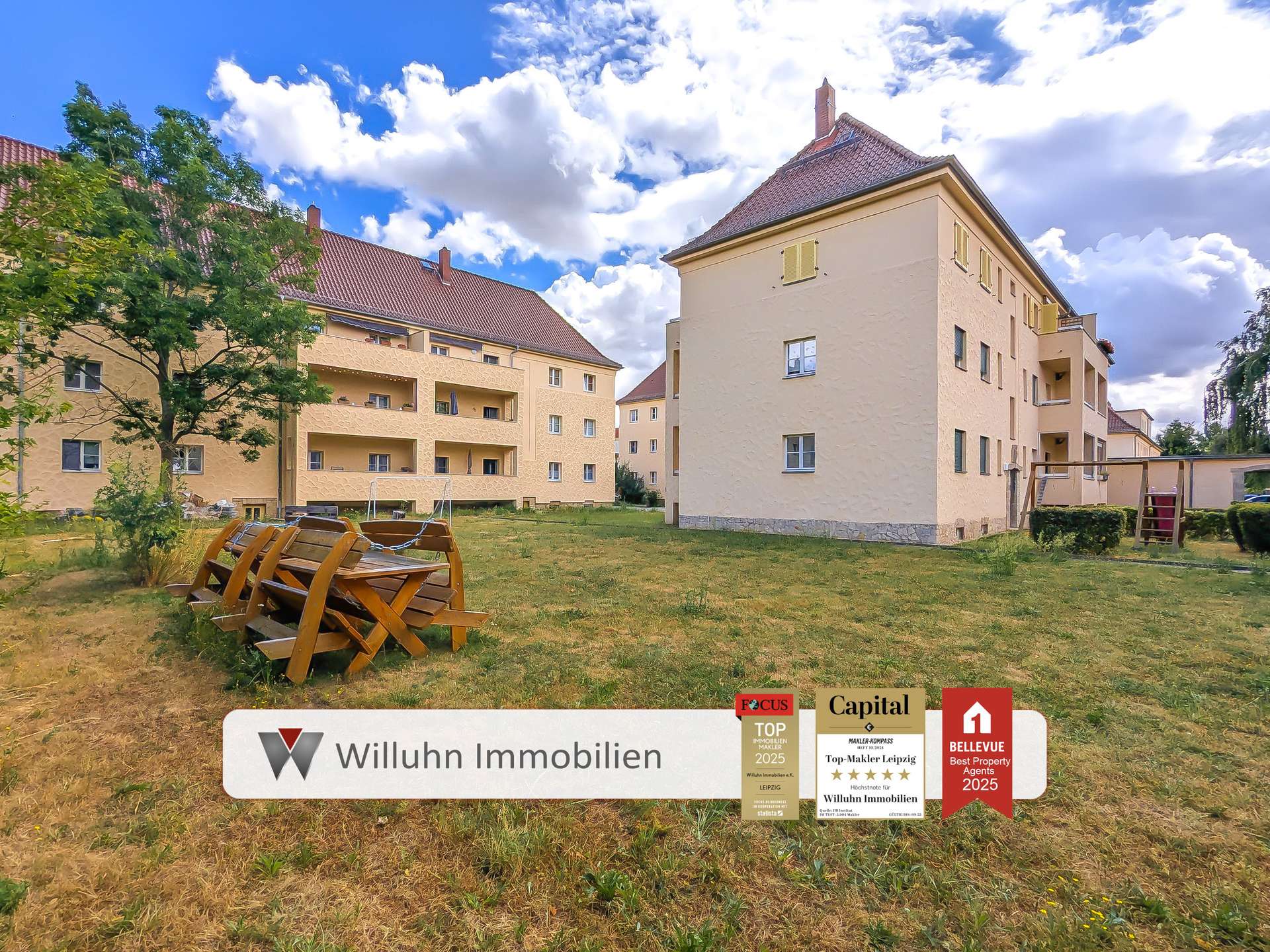 Weitläufige Gründfläche