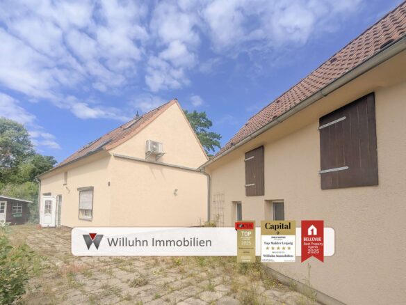 Gebäudeenseble Rückansicht