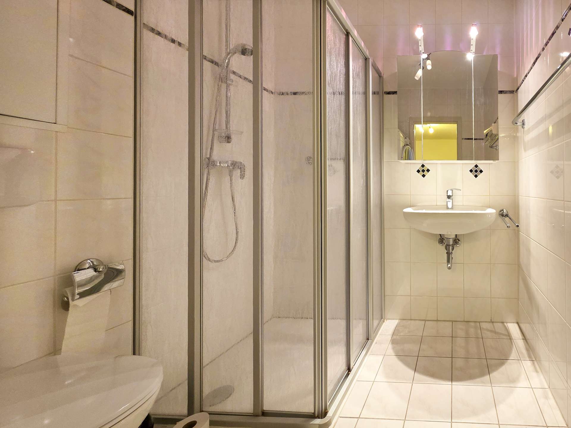 Badezimmer 1
