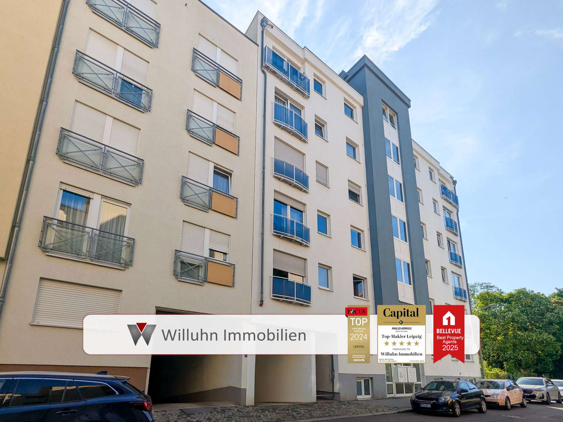 Haus mit Tiefgarageneinfahrt