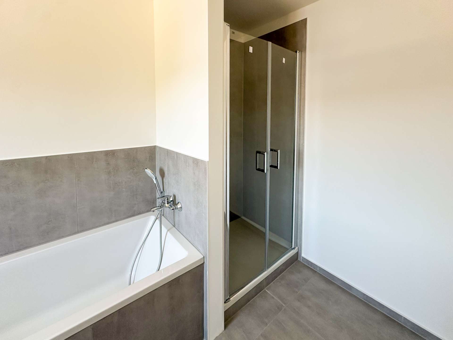 Große Dusche