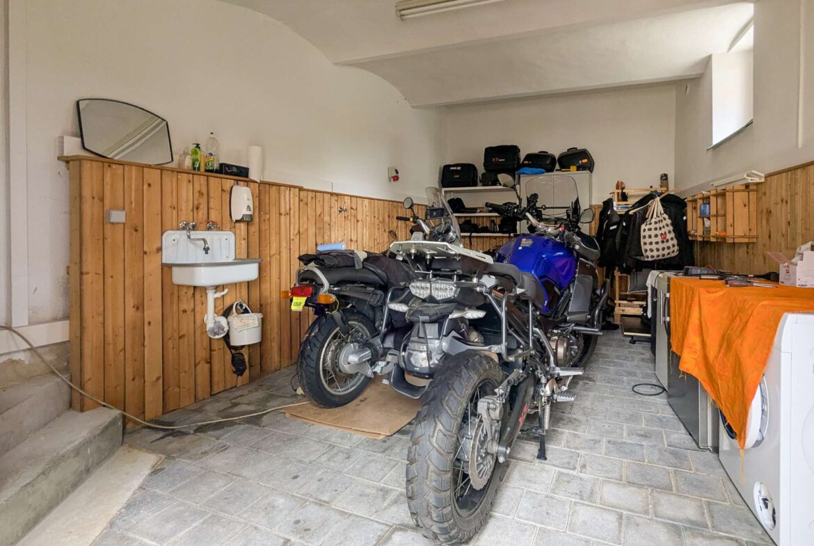 Garage