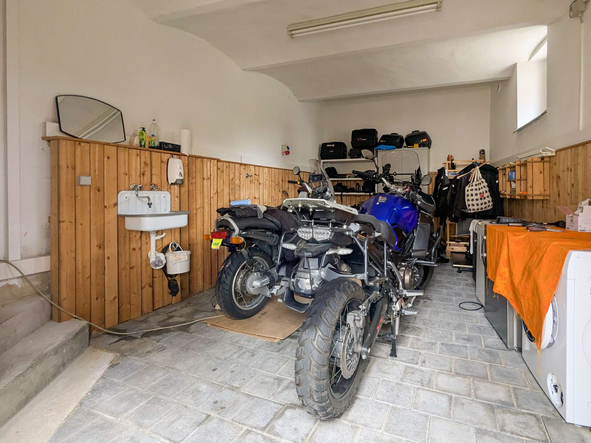 Garage