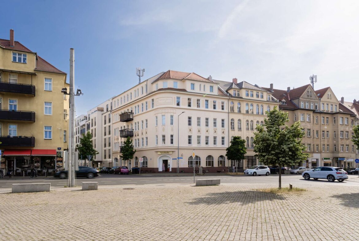 stadtliches Eckhaus