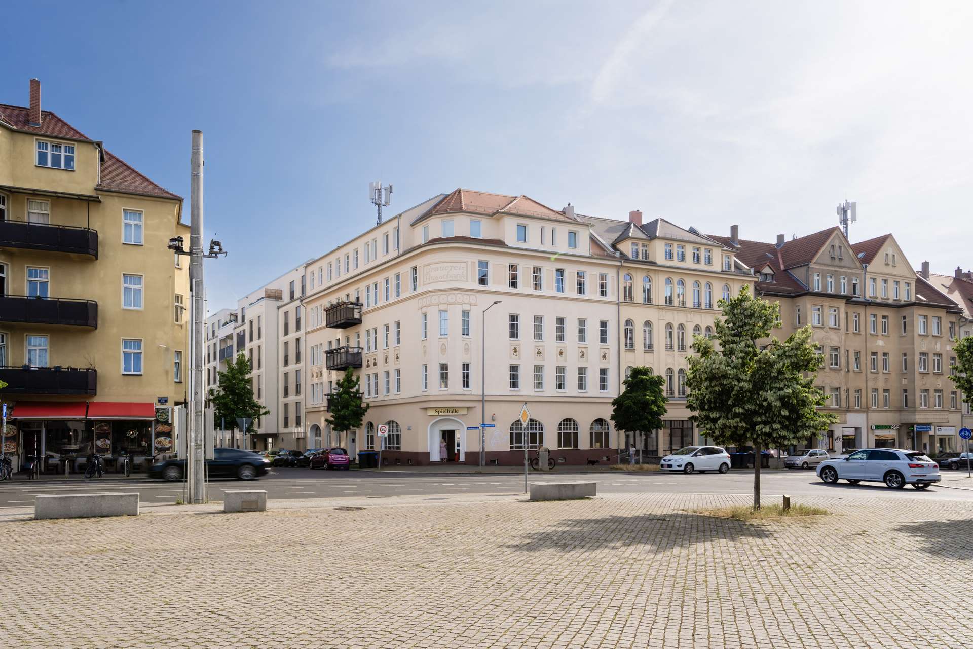 stadtliches Eckhaus
