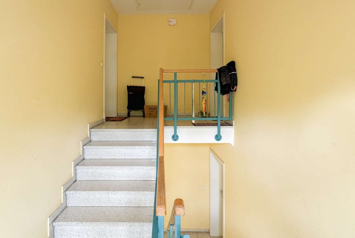 Wohnungseingang (links)