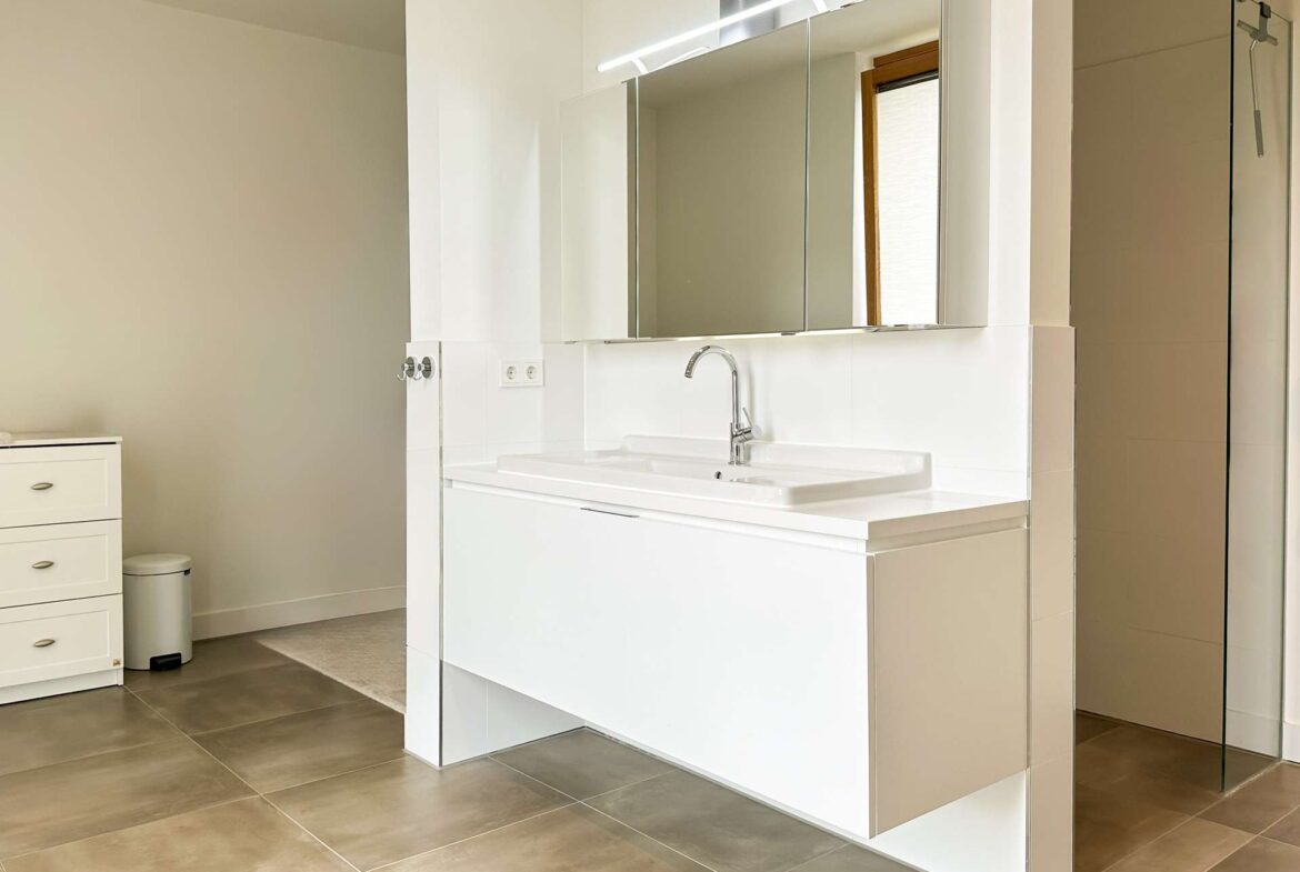 Großes Bad-en-suite