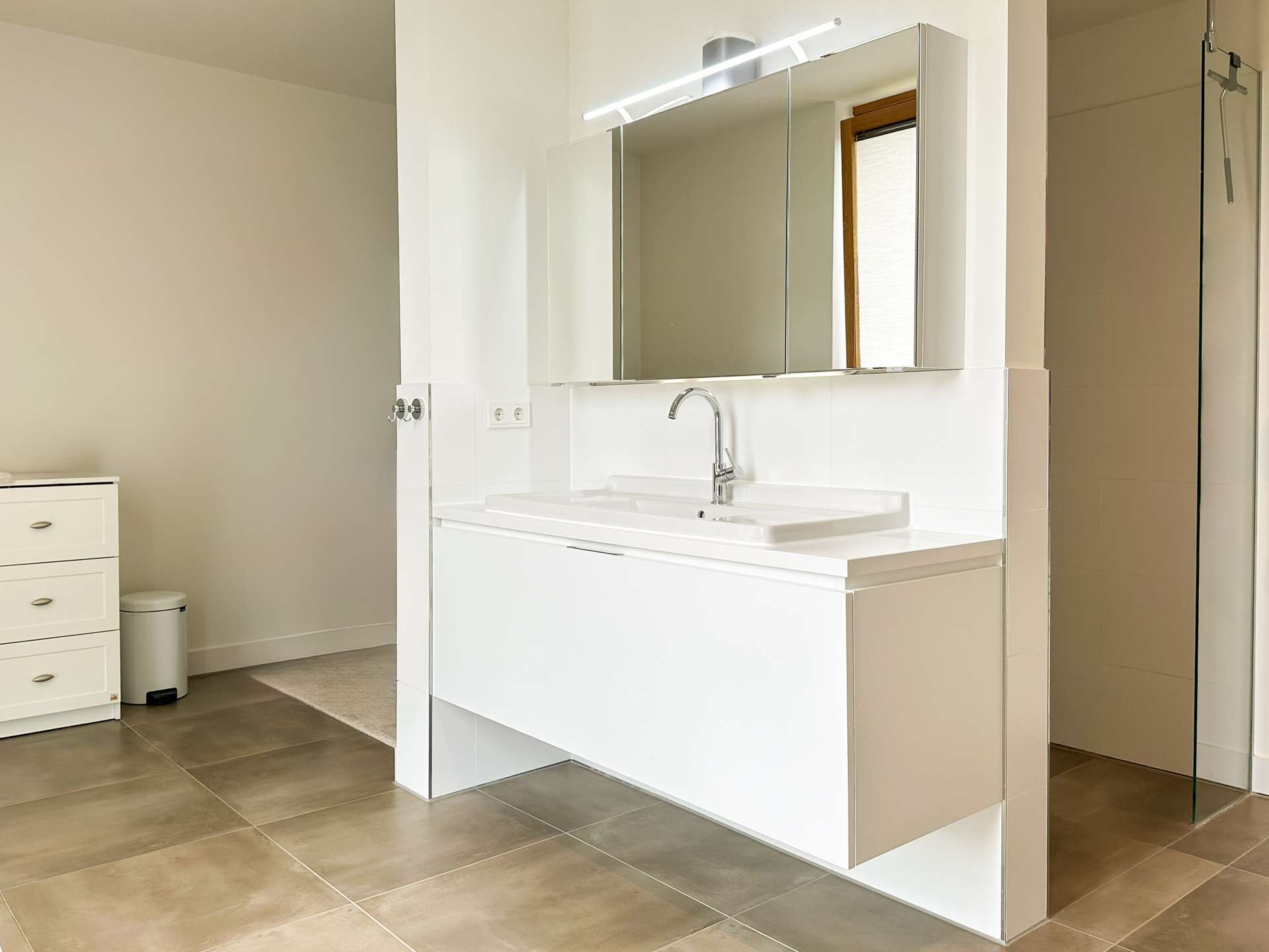 Großes Bad-en-suite
