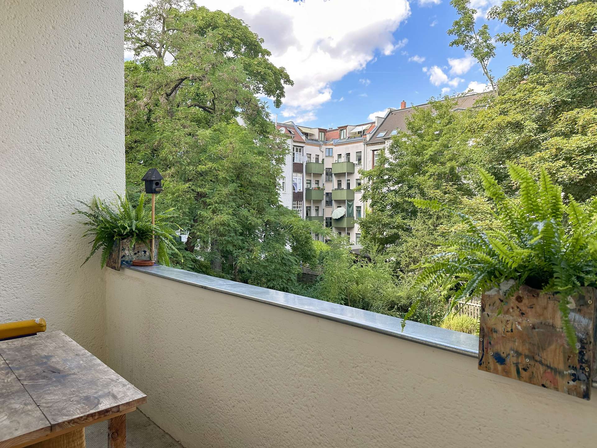 Balkon mit Blick ins Grüne
