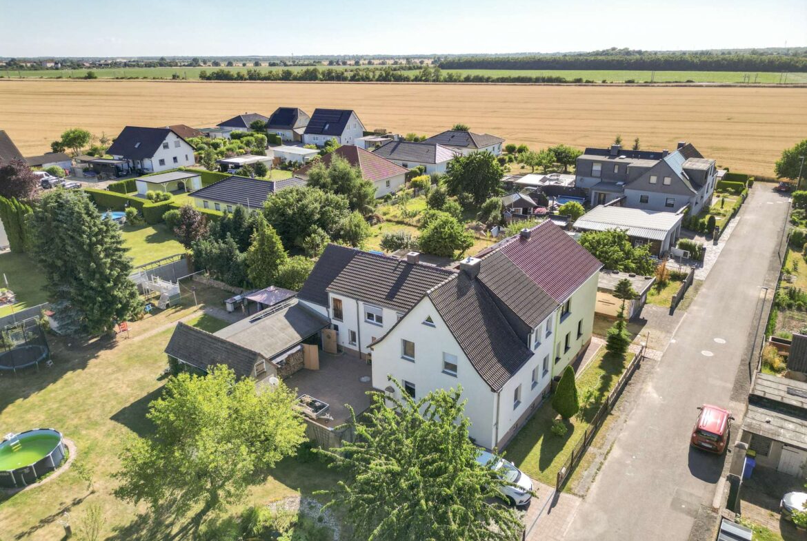 DHH mit großzügigem Grundstück