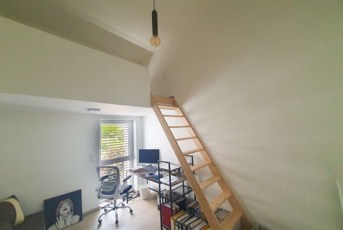 Kinderzimmer/Büro 1