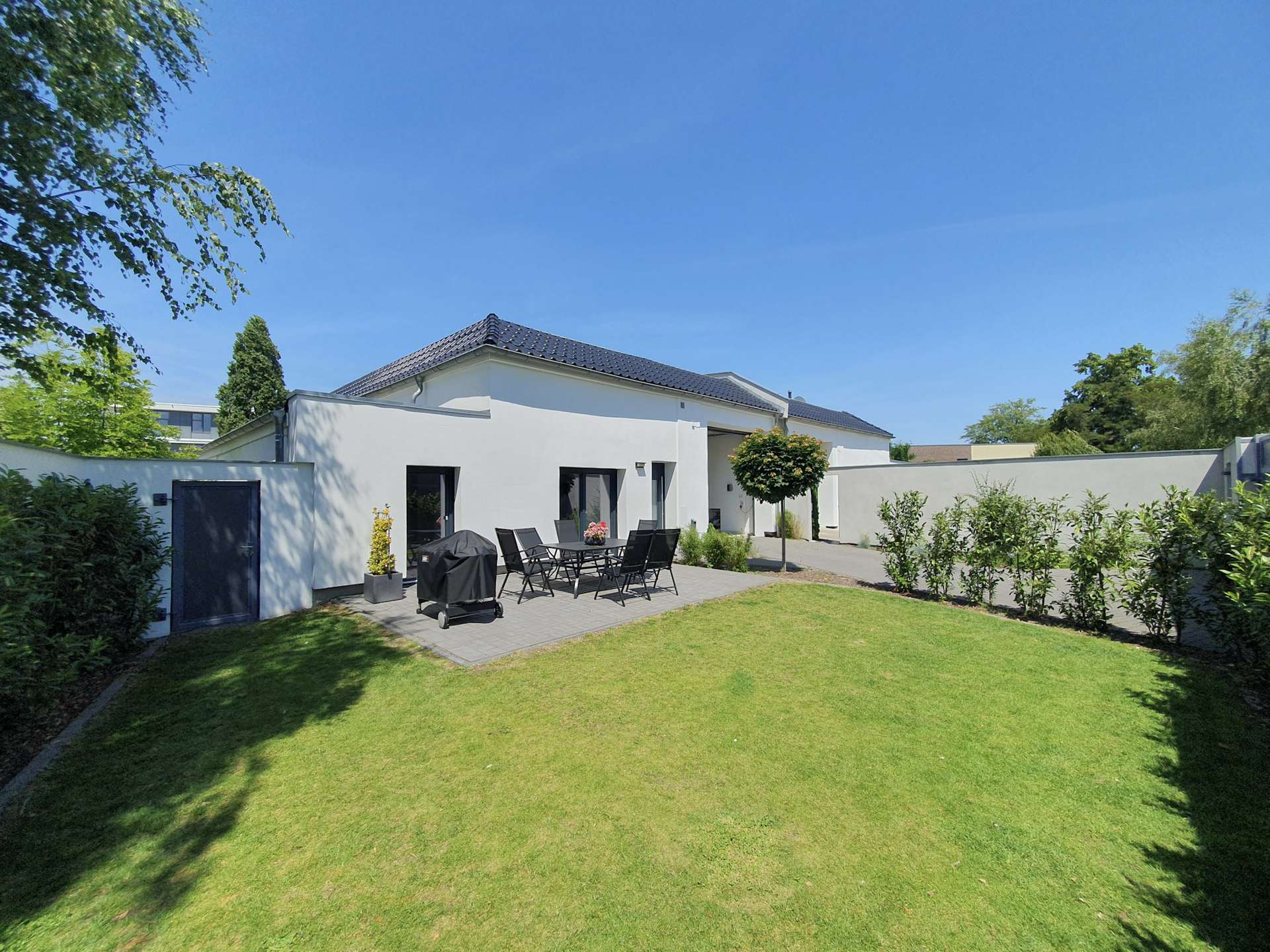 Garten mit Terrasse