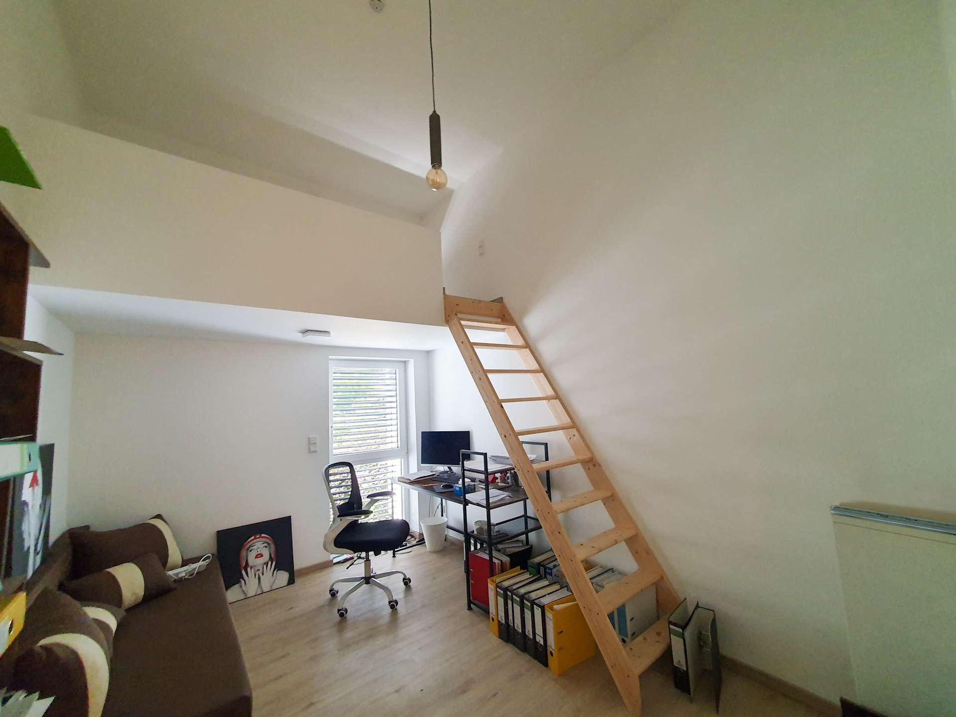 Kinderzimmer Büro 1