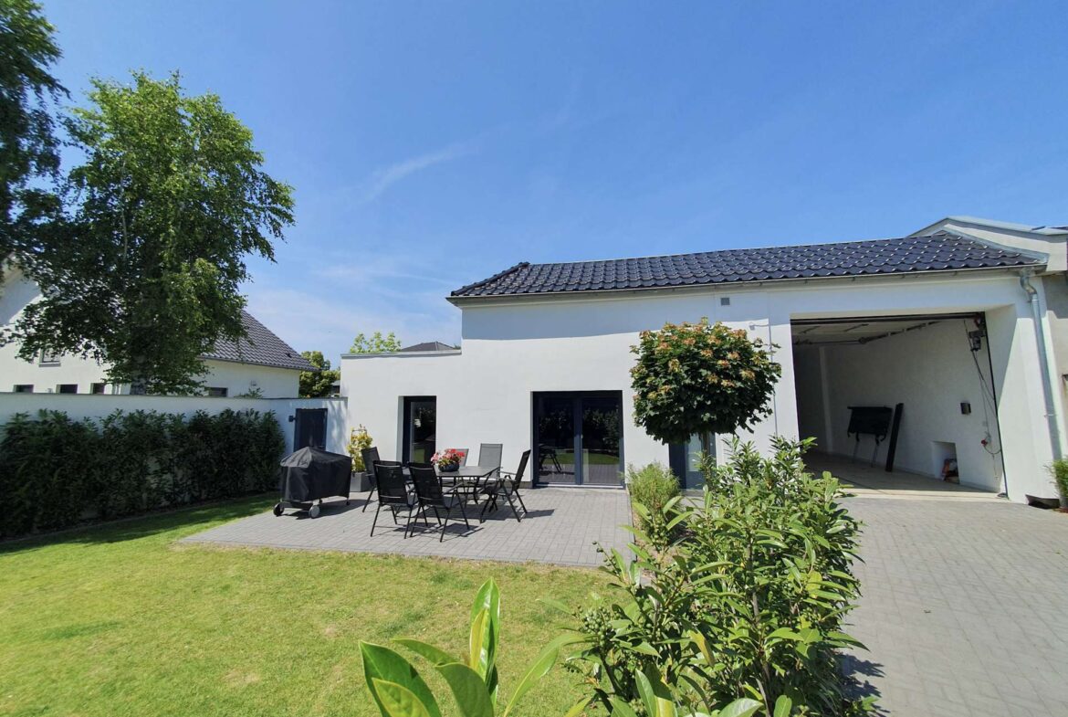 Garten mit Terrasse