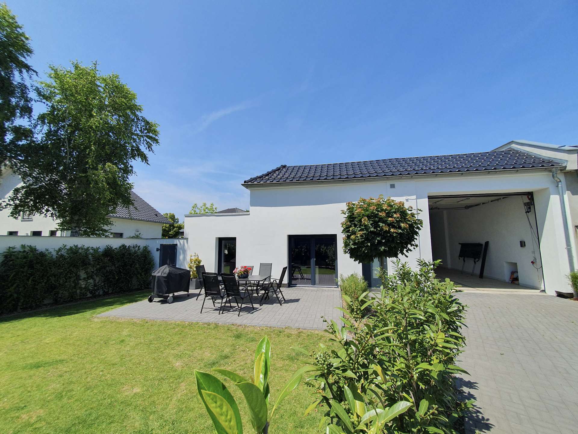 Garten mit Terrasse