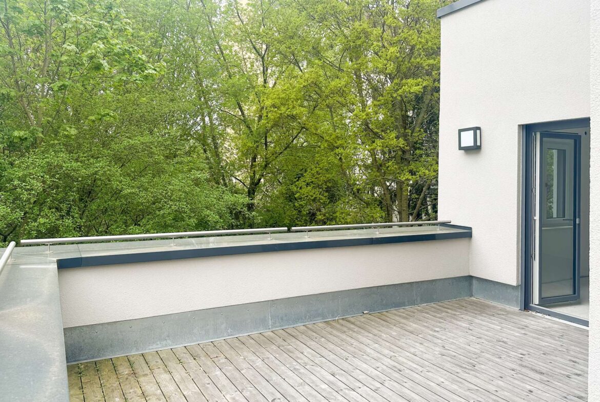 Terrasse mit Blick ins Grüne