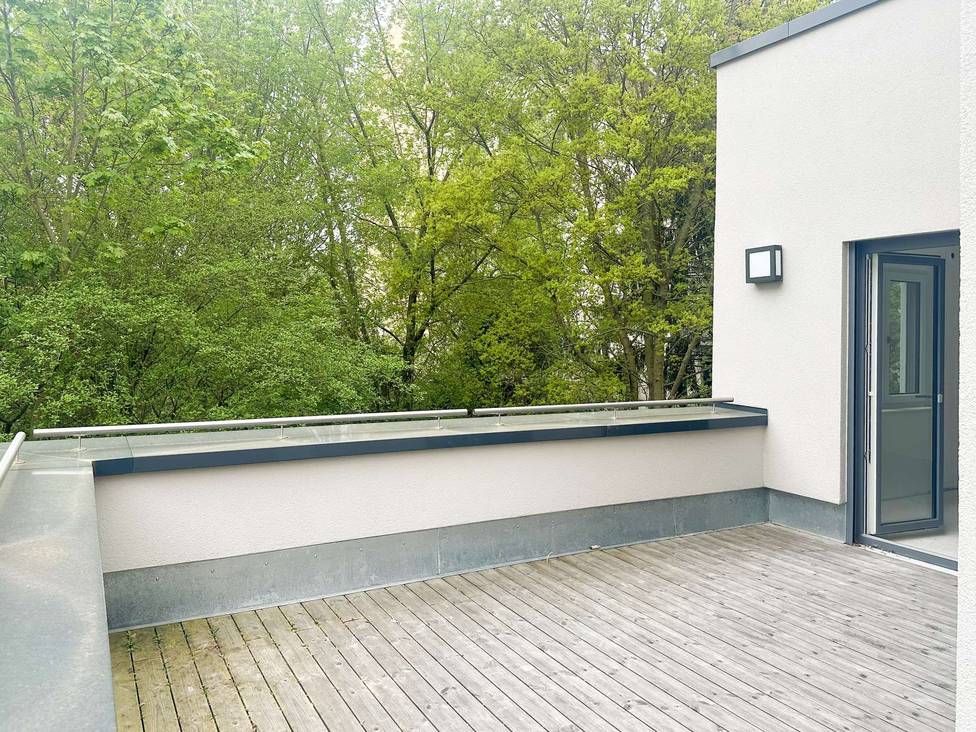 Terrasse mit Blick ins Grüne
