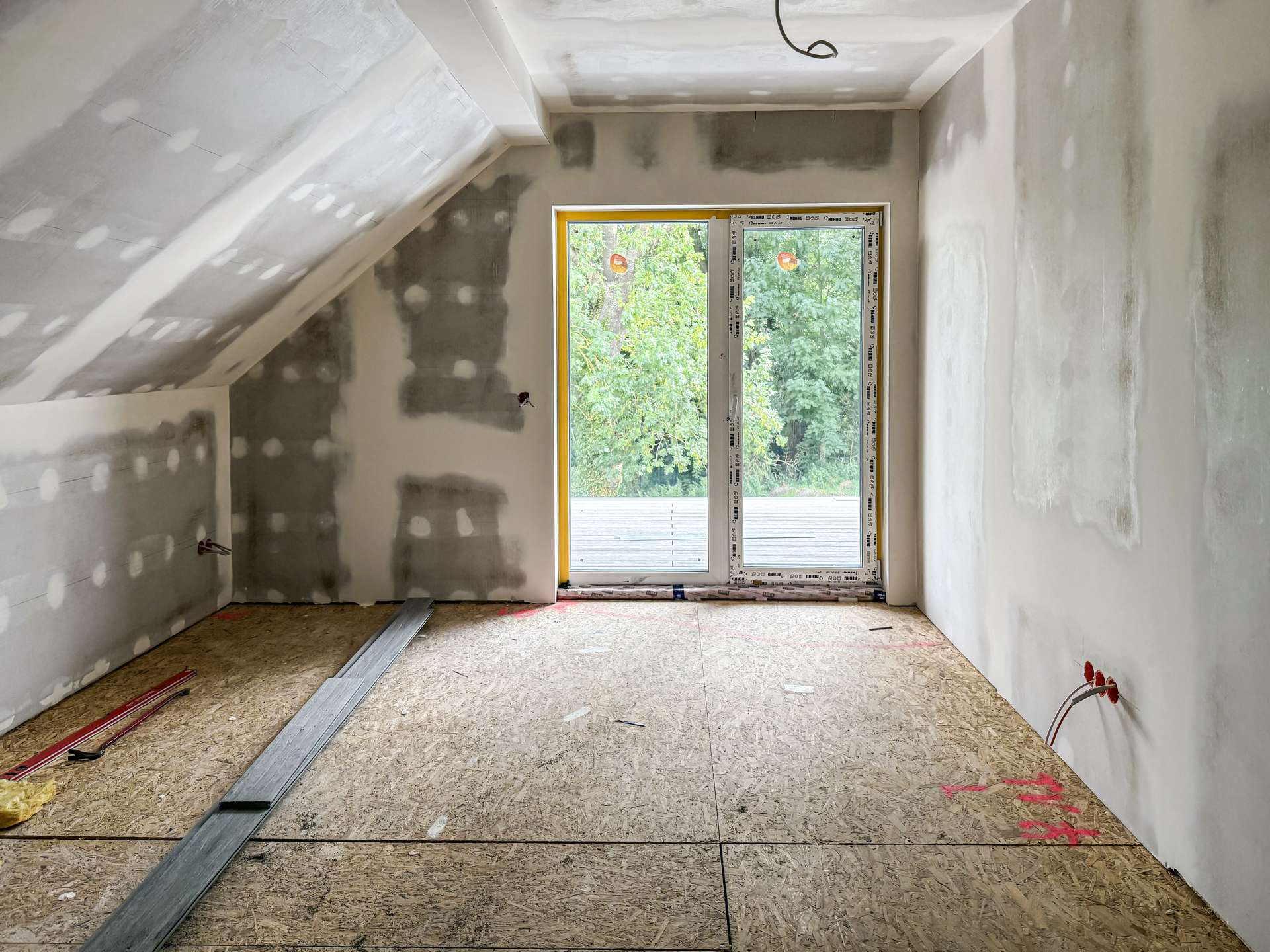 Schlafzimmer mit Balkonzugang