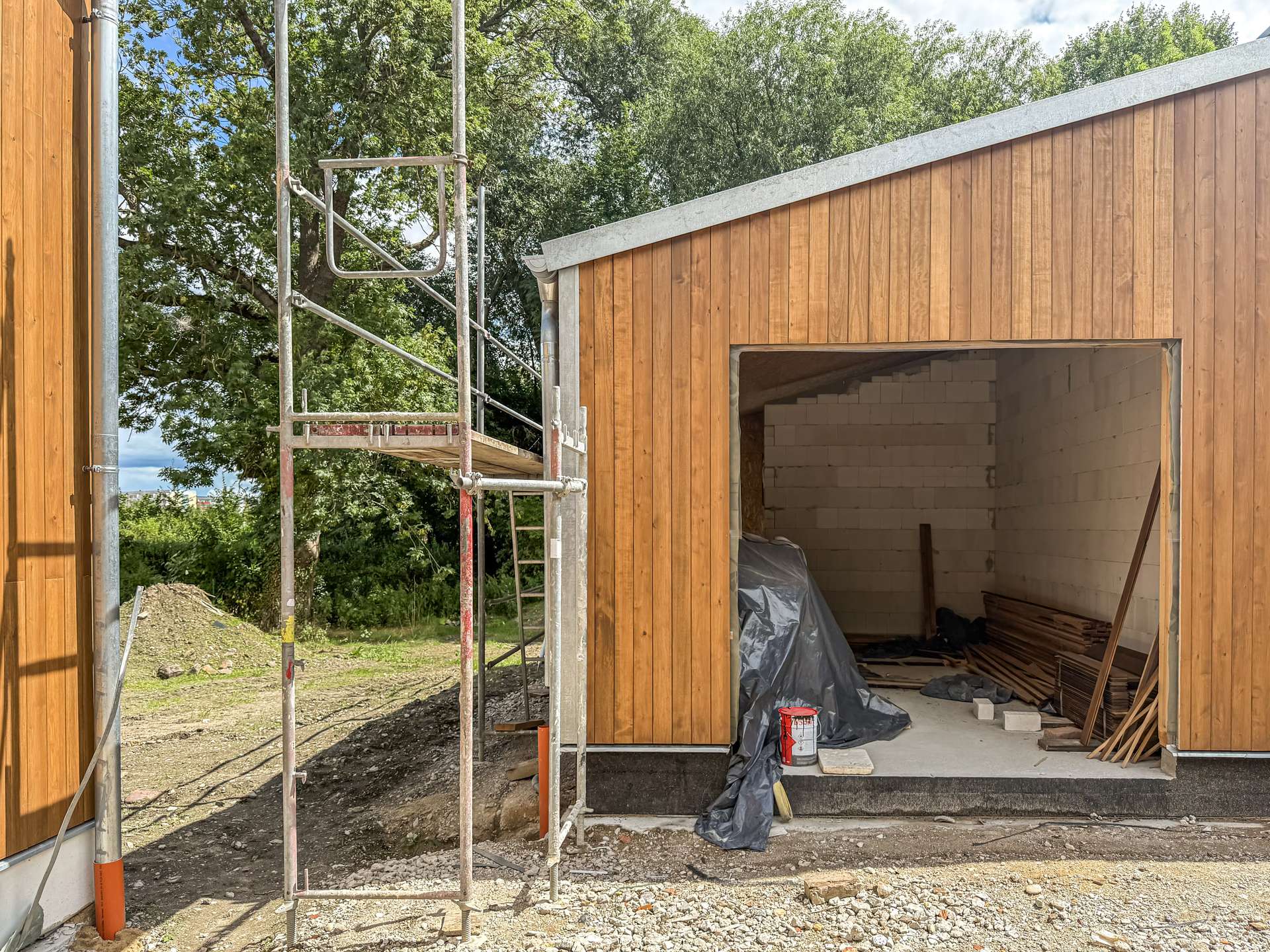 Garage mit separatem Raum