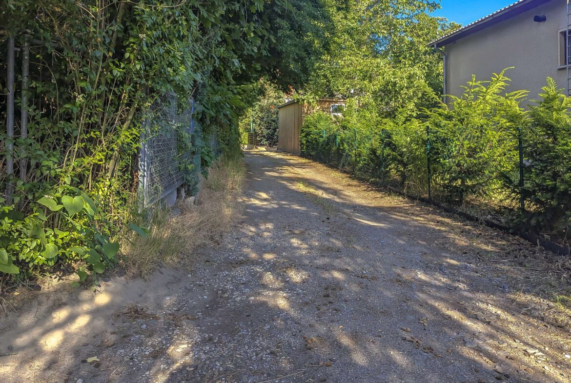 Weg zur Straße