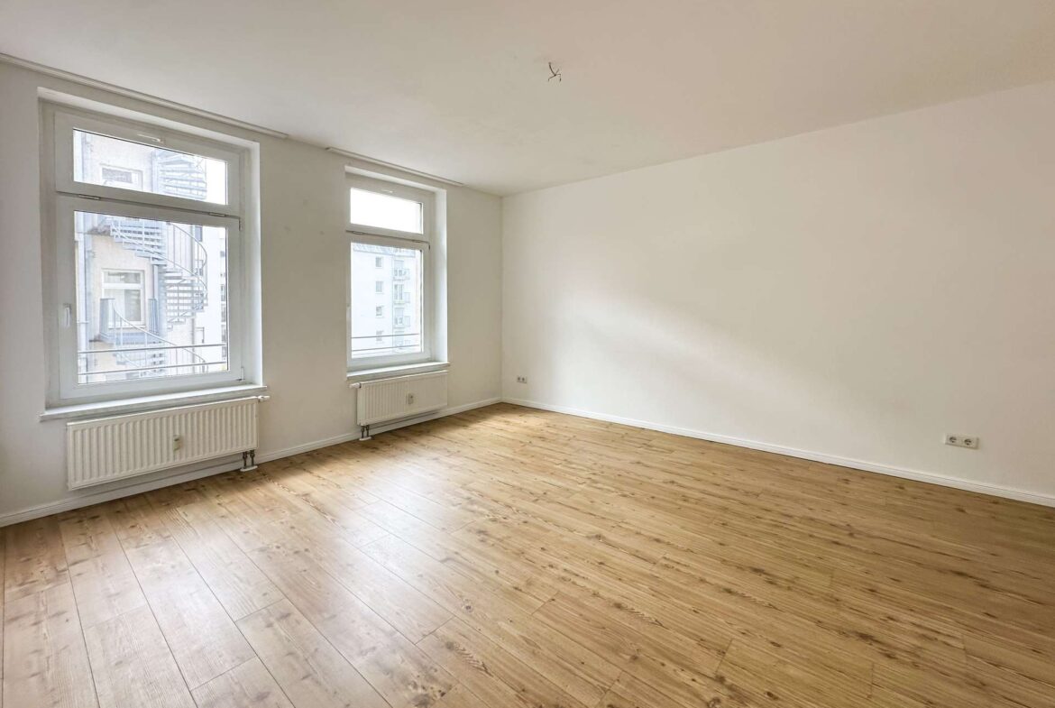 Geräumiges Wohnzimmer