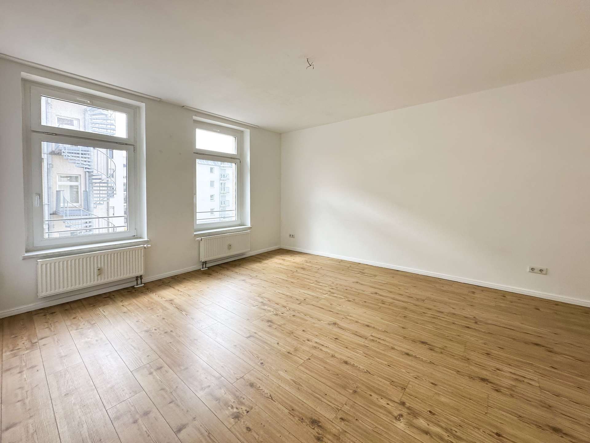 Geräumiges Wohnzimmer