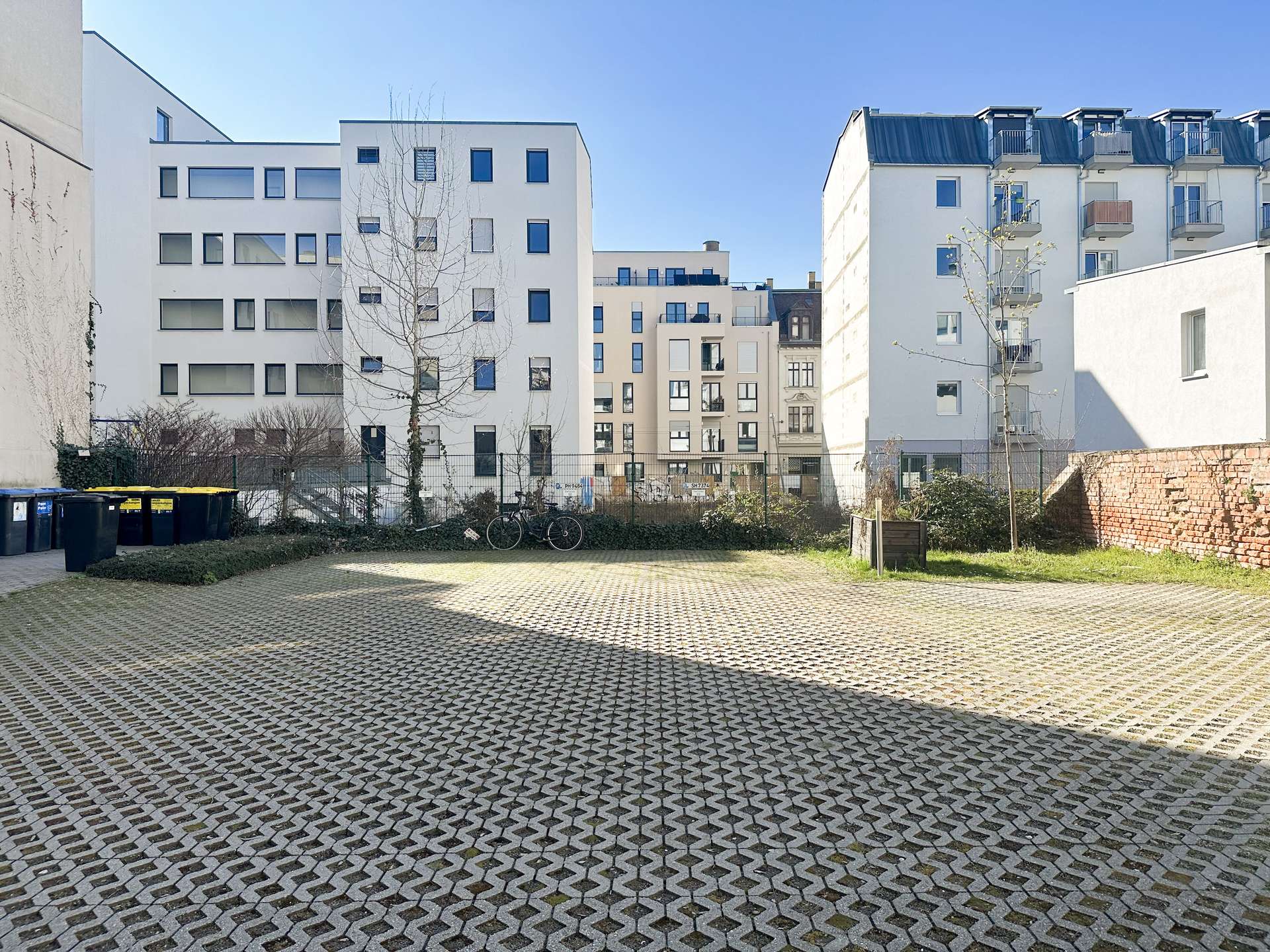Außenstellplatz im Innenhof