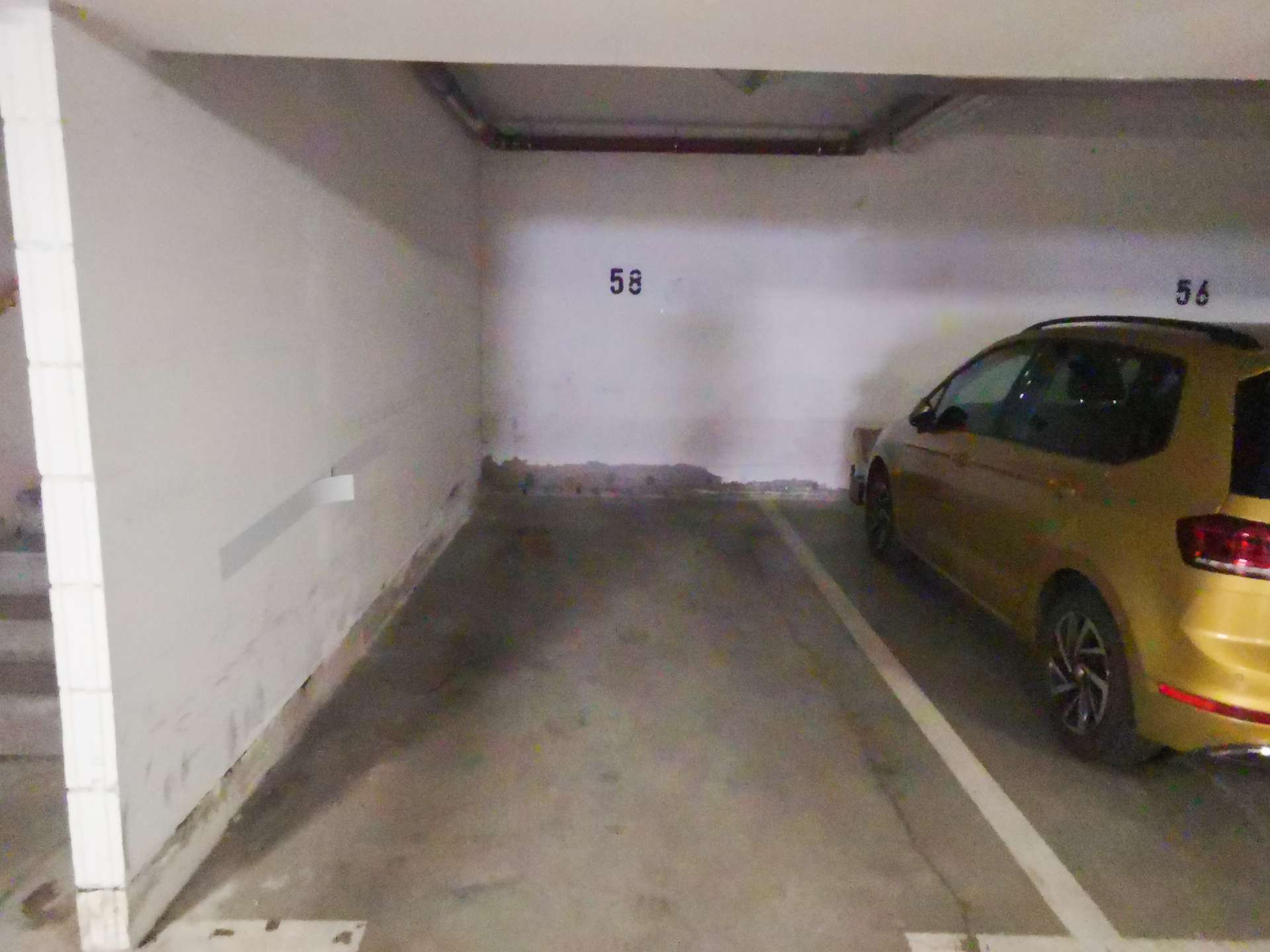 Tiefgaragenstellplatz