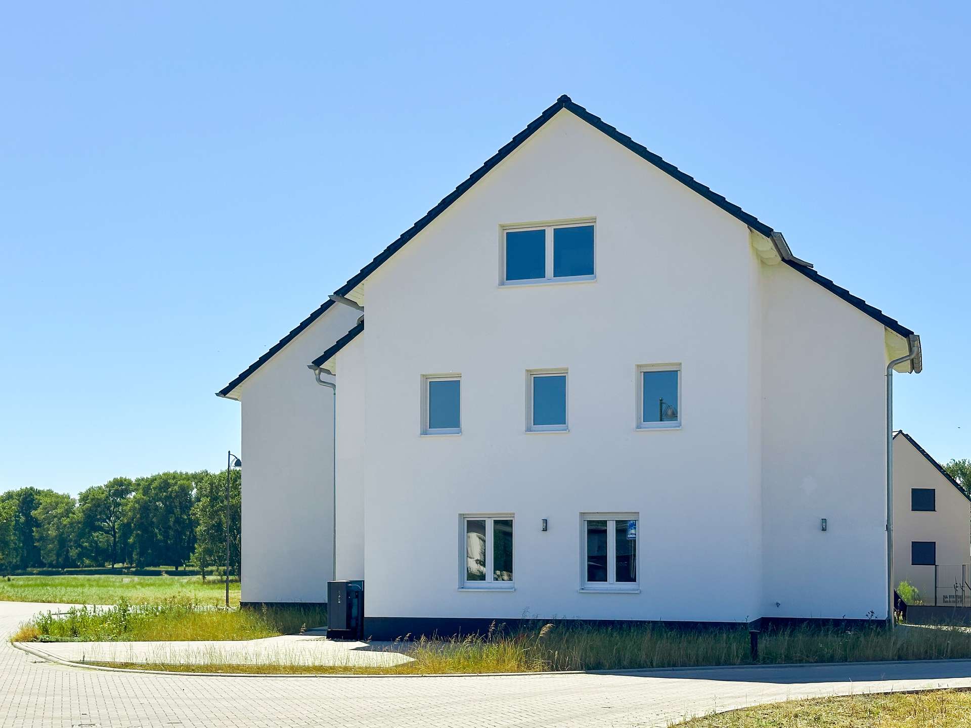 Schönes Neubau-Haus