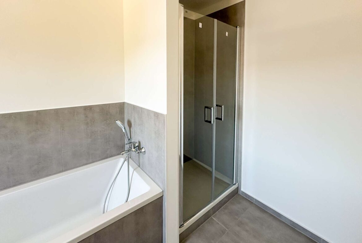 Große Dusche