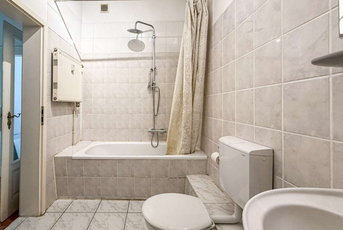 Bad mit Wanne
