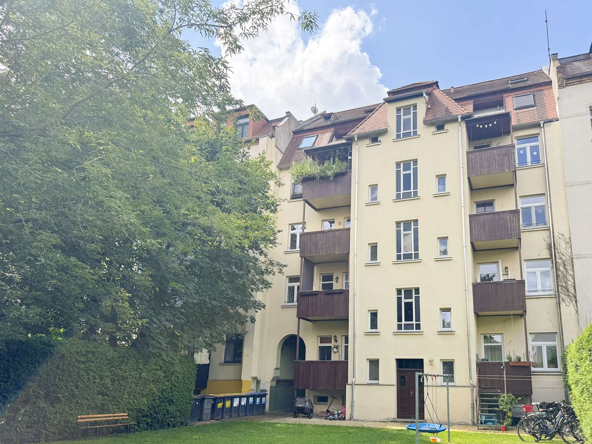 Gepflegtes Mehrfamilienhaus