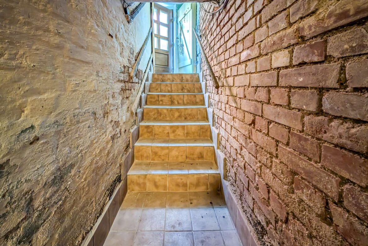 UG Kellertreppe