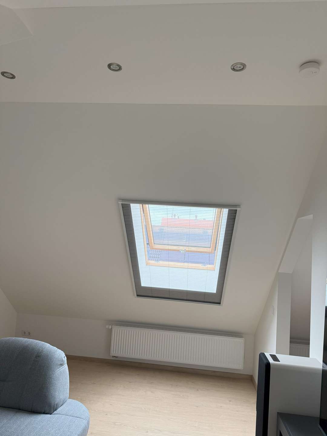 DG linker Raum, Fensterseite