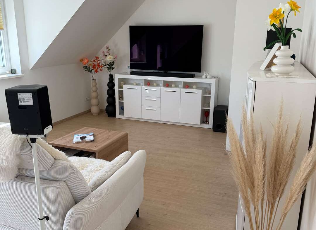 Wohnzimmer, rechte Raumseite