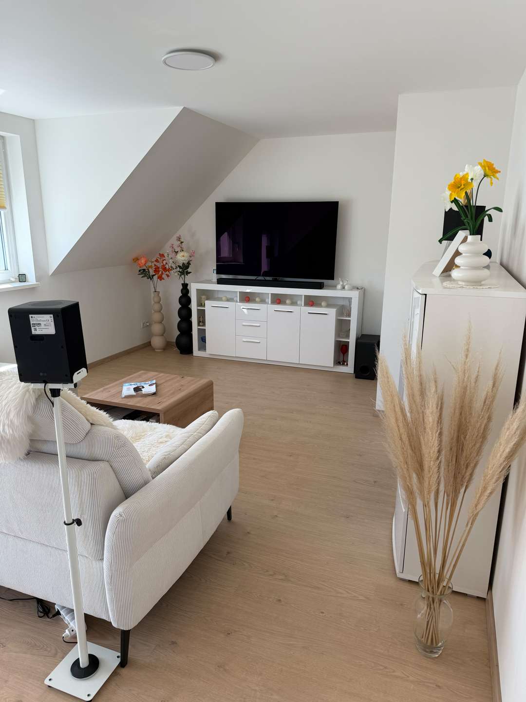 Wohnzimmer, rechte Raumseite