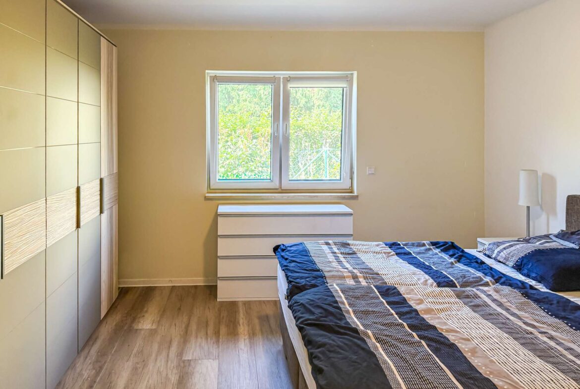 Schlafzimmer 1