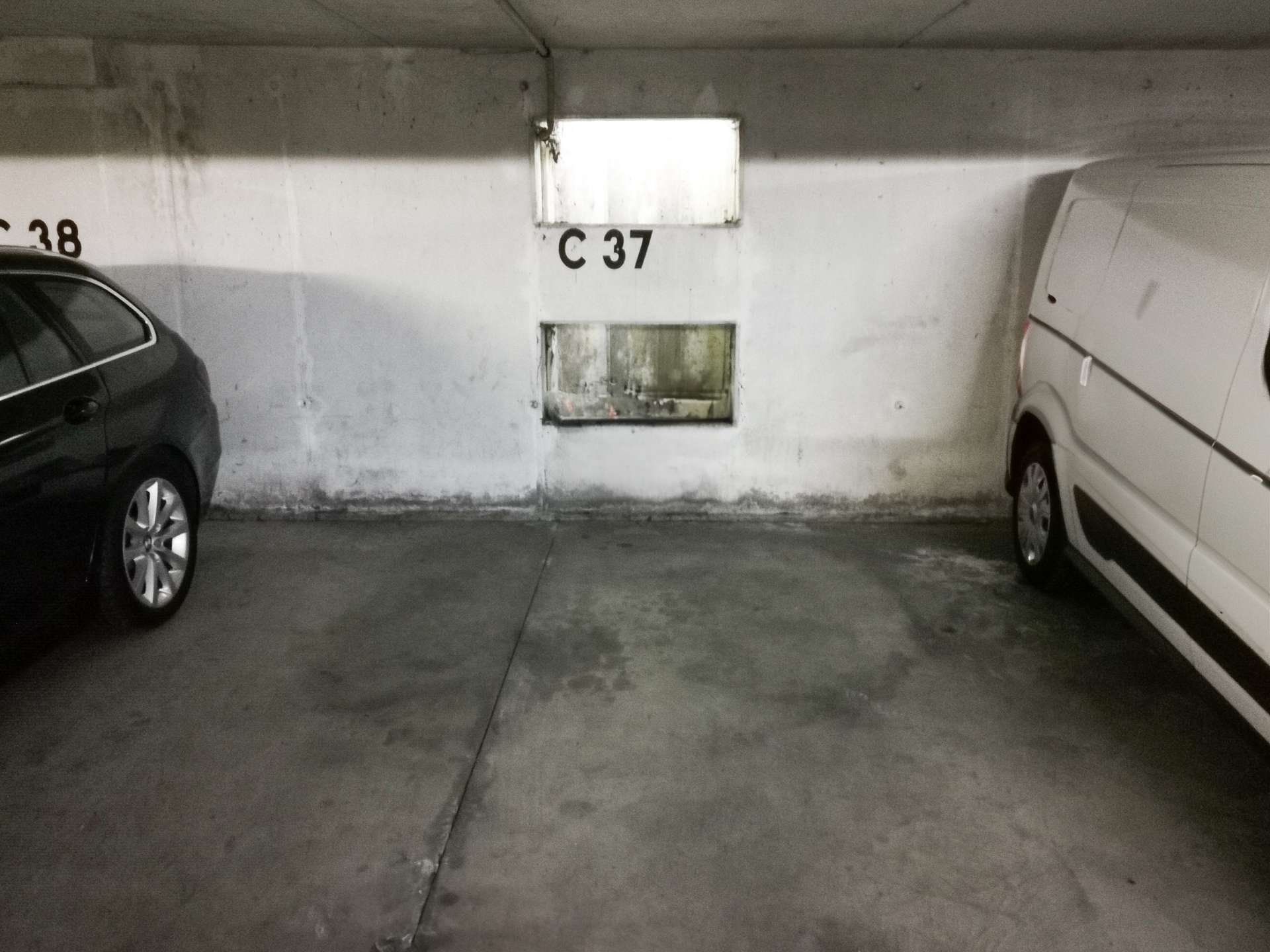 Tiefgaragenstellplatz