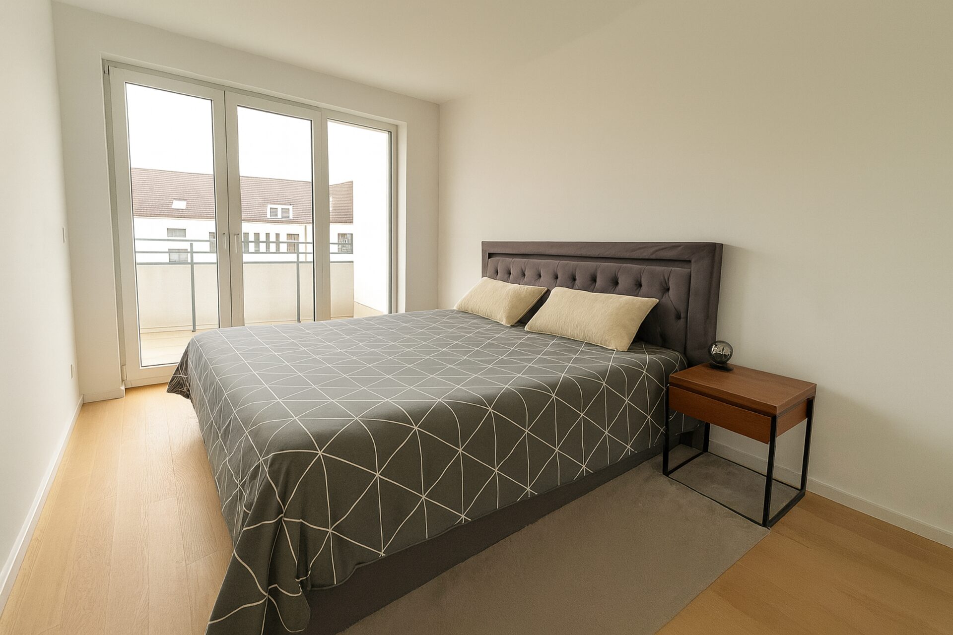 Schlafzimmer en suite mit separatem Balkon