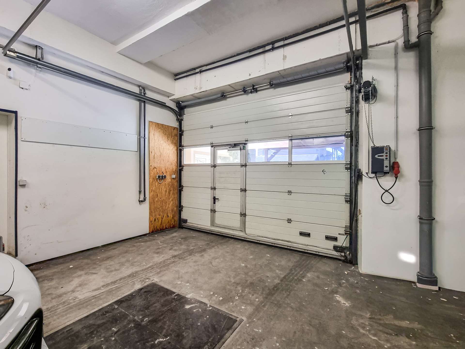 Große Garage