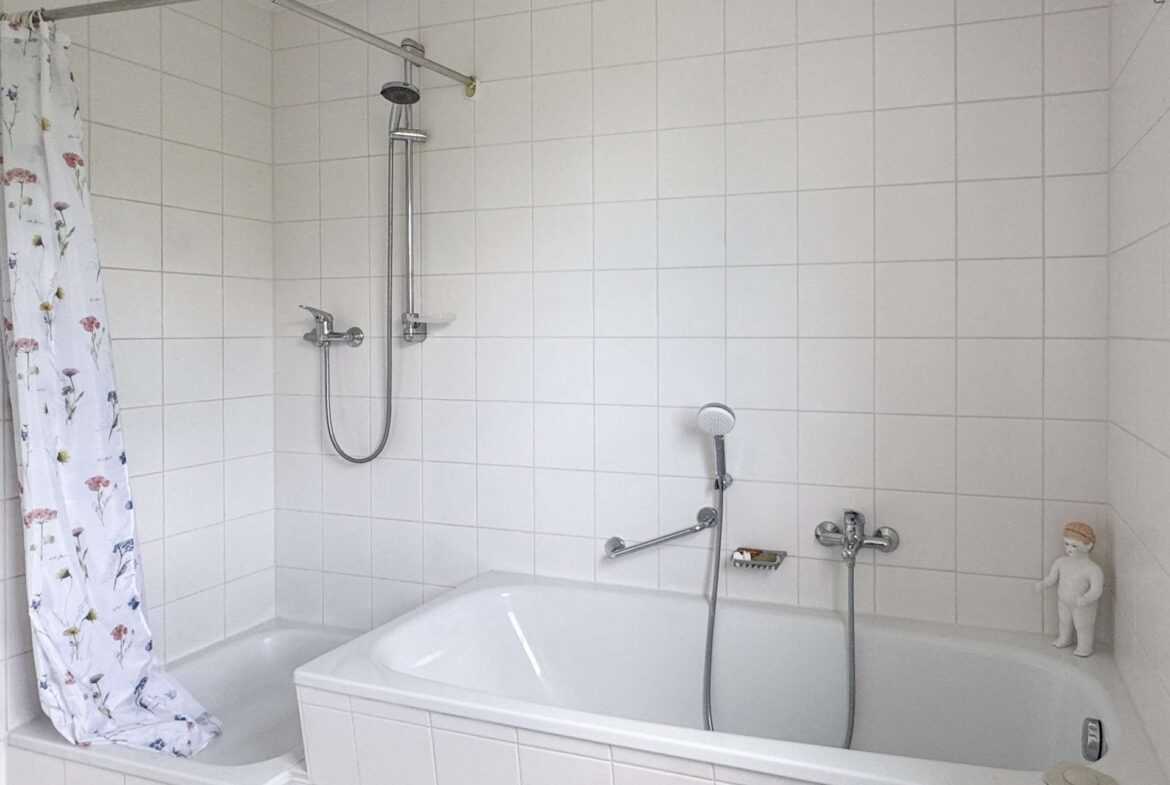 Wanne und Dusche