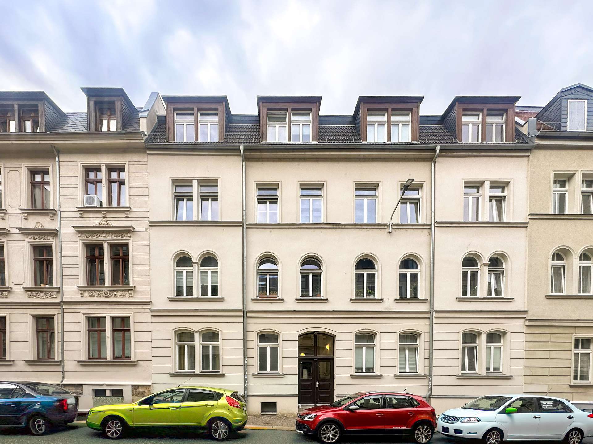 Schönes Mehrfamilienhaus