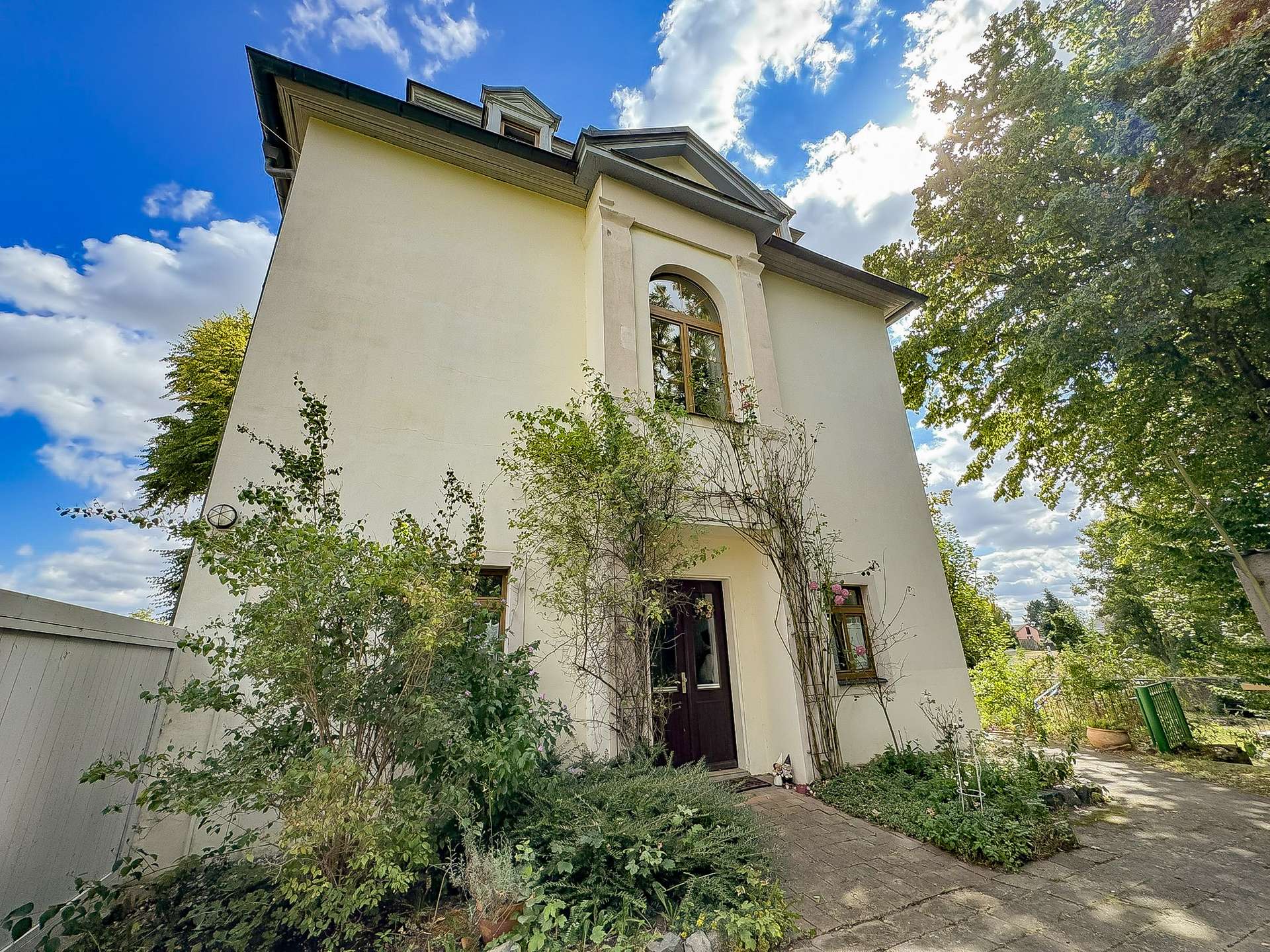 Seitenansicht des Herrenhauses