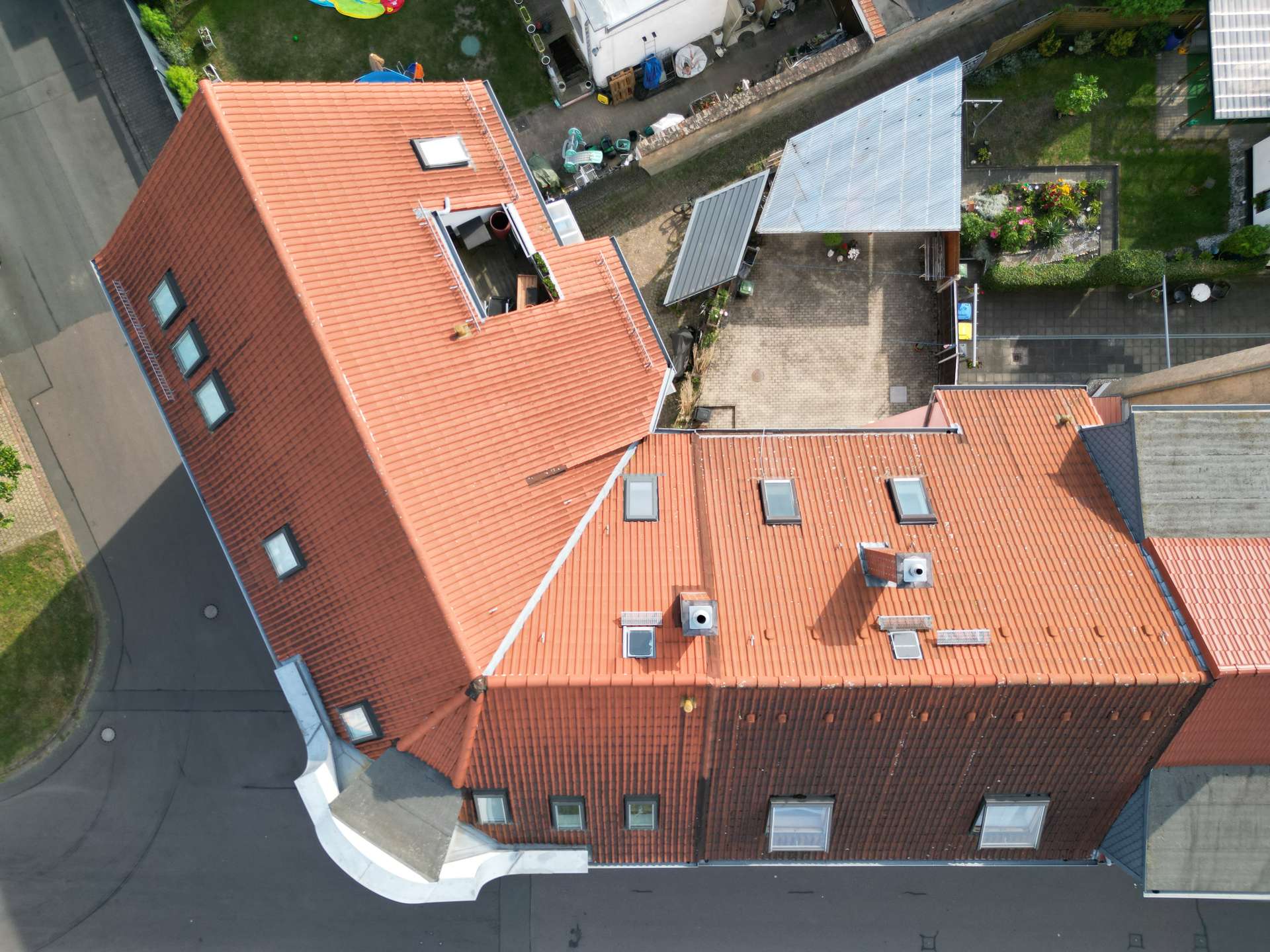 Luftbild (Haus und Nebenhaus)