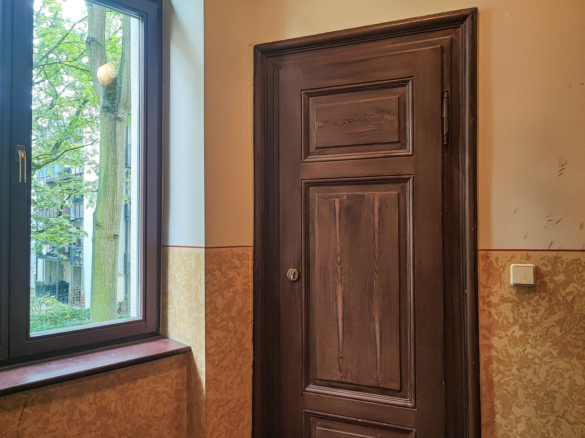 Abstellraum auf halber Treppe