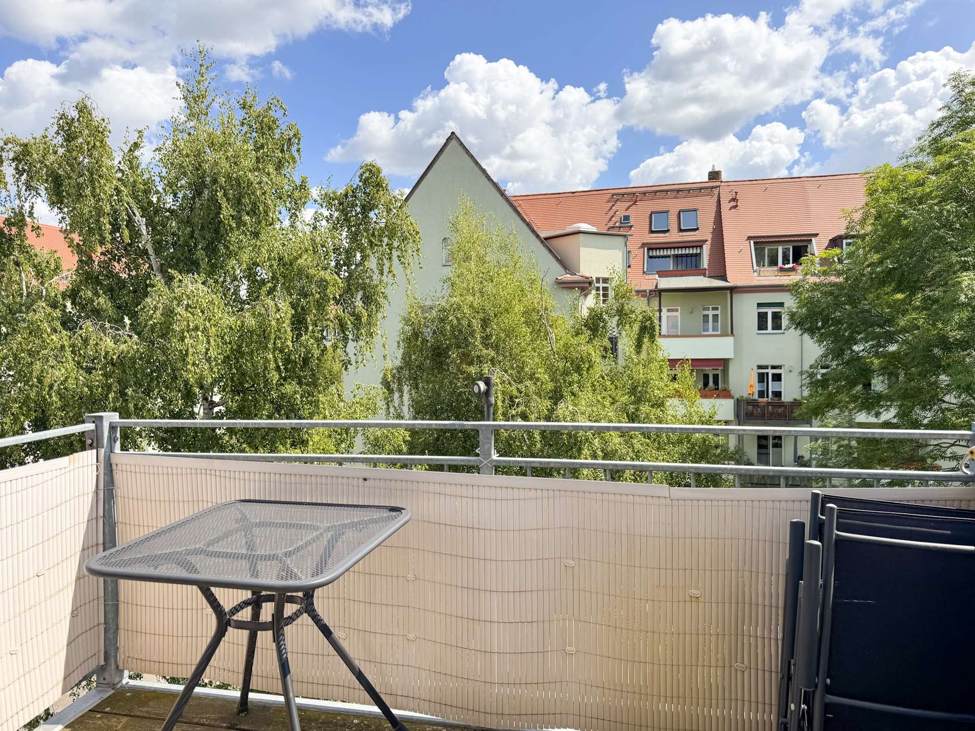 Sonniger Balkon