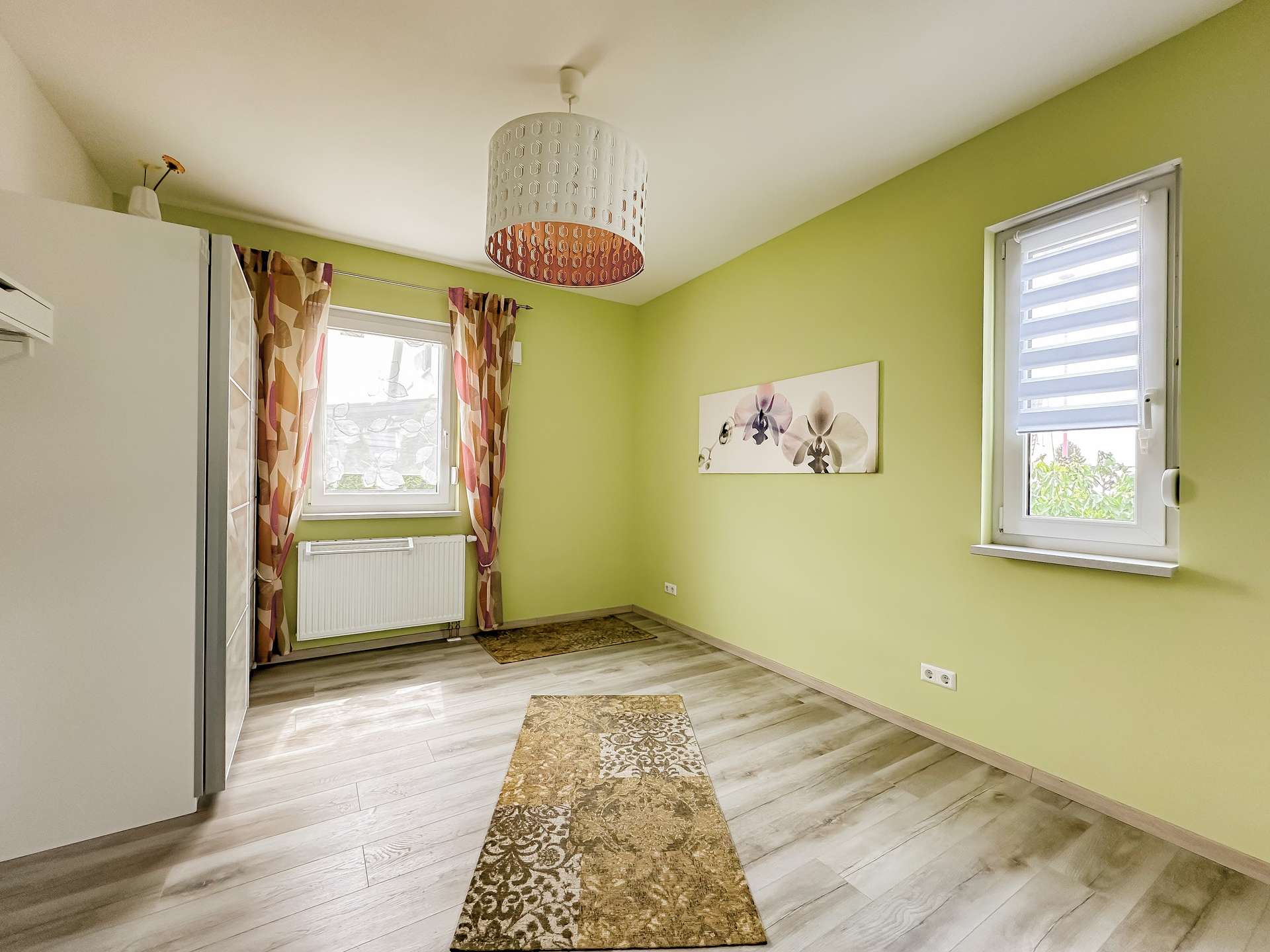 Großes Schlafzimmer