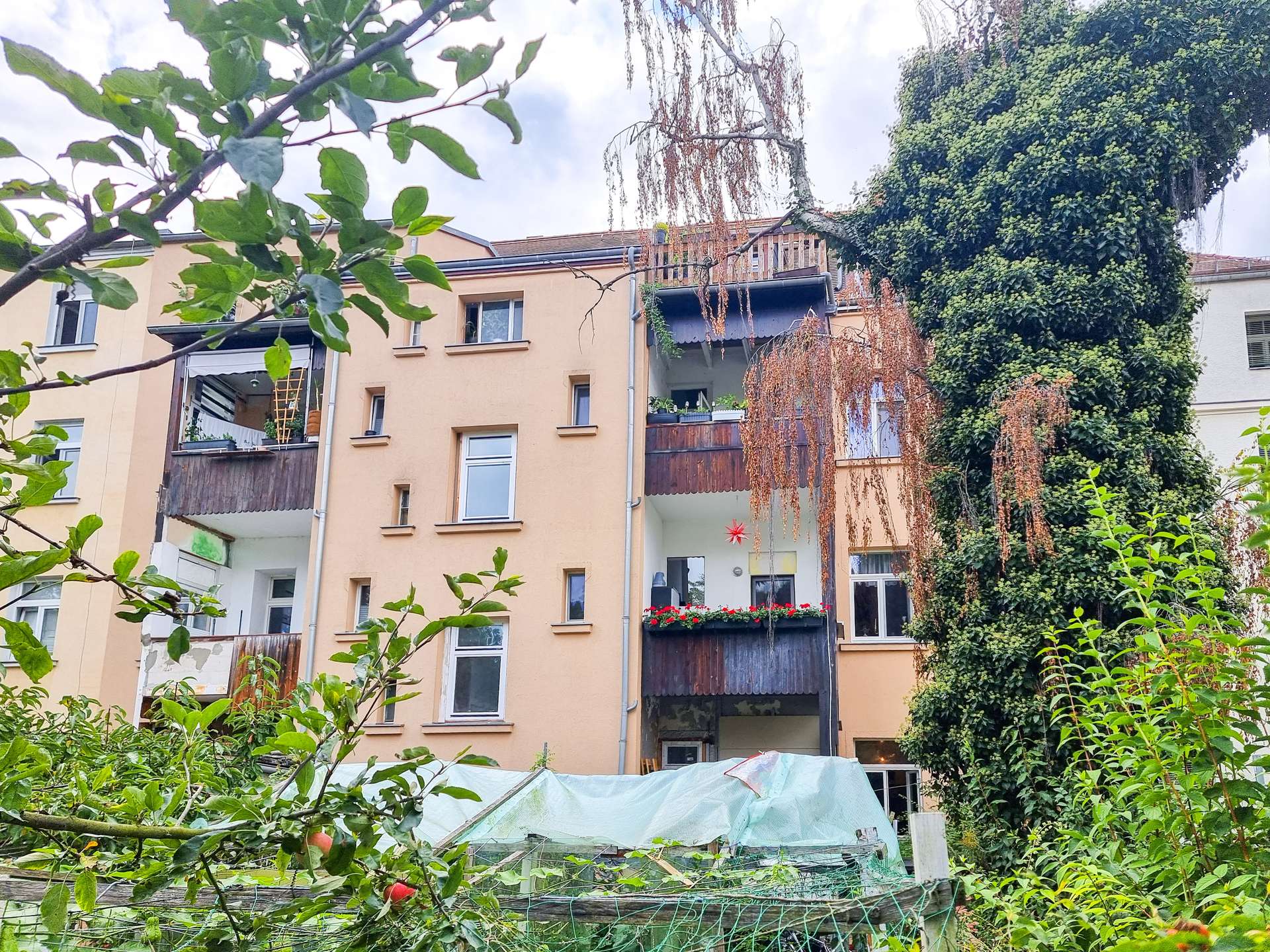 Gebäuderückseite 